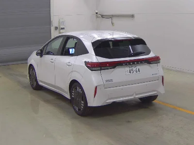 NISSAN AURA