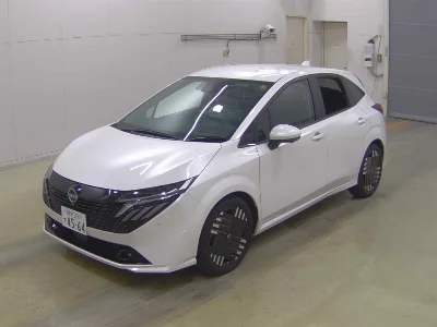 NISSAN AURA
