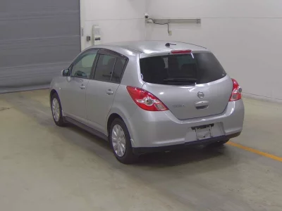 NISSAN TIIDA