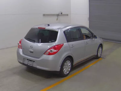 NISSAN TIIDA