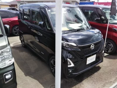 NISSAN ROOX