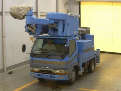 MITSUBISHI CANTER