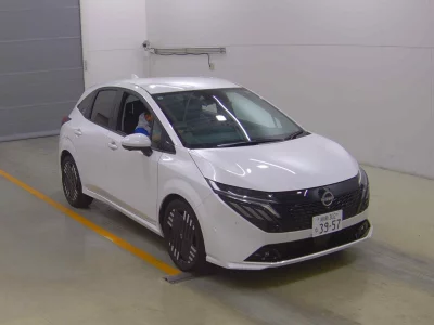 NISSAN AURA