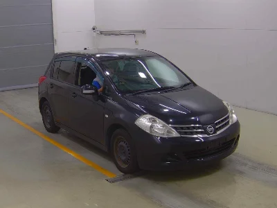 NISSAN TIIDA