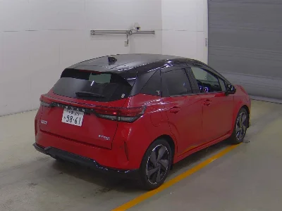 NISSAN AURA