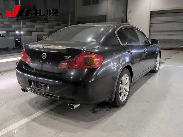 Nissan Skyline  с аукциона в Японии