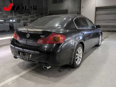 NISSAN SKYLINE