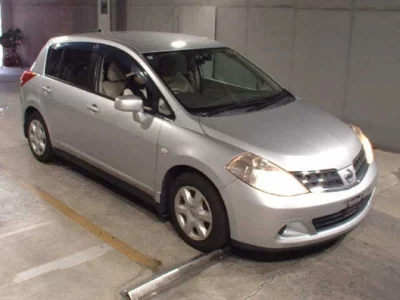 NISSAN TIIDA