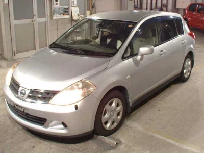 NISSAN TIIDA