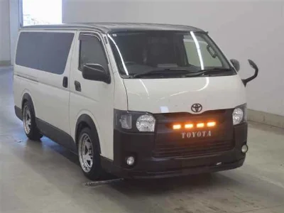 TOYOTA HIACE VAN