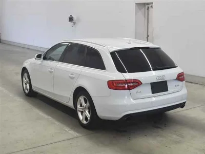 AUDI A4 AVANTE