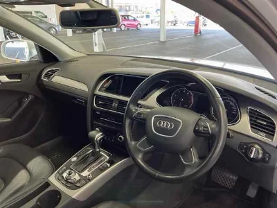 AUDI A4 AVANTE