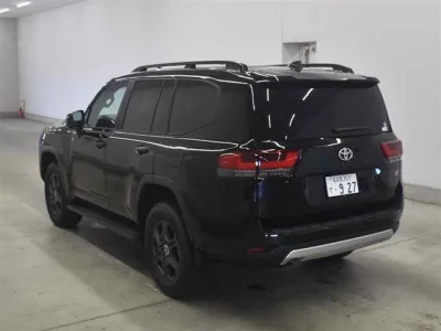 TOYOTA LAND CRUISER