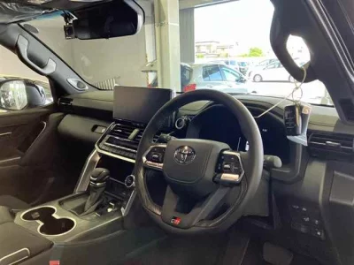 TOYOTA LAND CRUISER