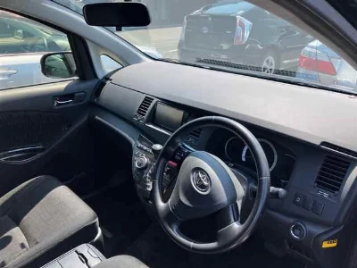 TOYOTA ISIS