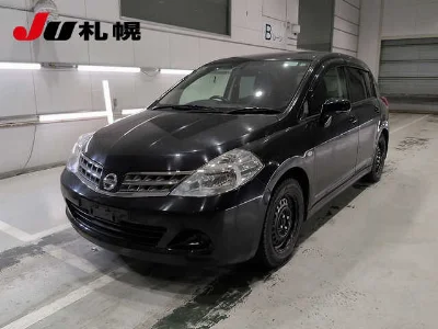 NISSAN TIIDA