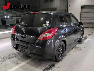 NISSAN TIIDA