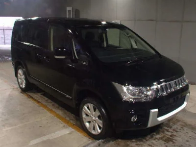 MITSUBISHI DELICA D5