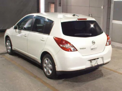 NISSAN TIIDA