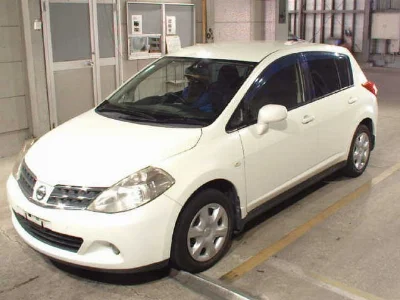 NISSAN TIIDA