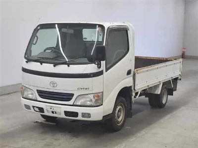TOYOTA DYNA
