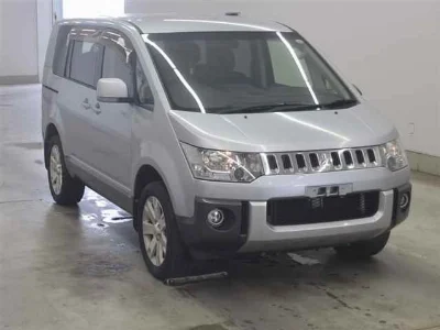 MITSUBISHI DELICA D5