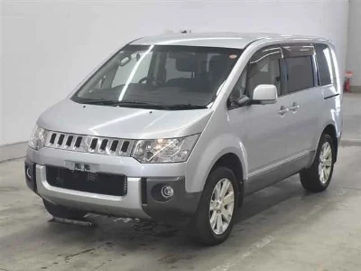 MITSUBISHI DELICA D5