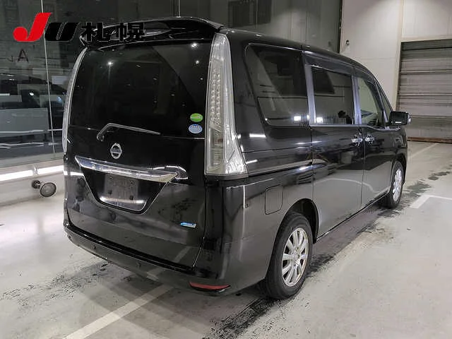 Nissan Serena  с аукциона в Японии