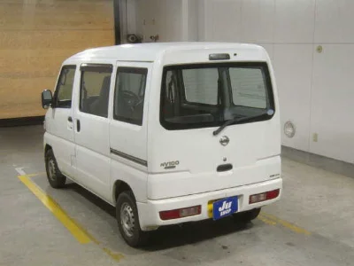 NISSAN CLIPPER VAN
