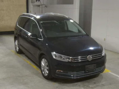 VOLKSWAGEN GOLF TOURAN