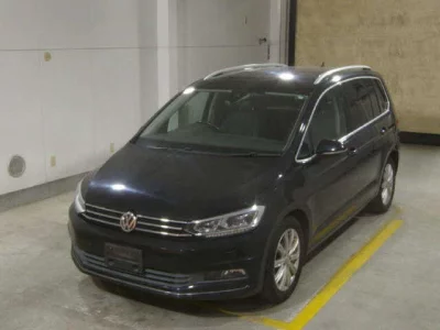 VOLKSWAGEN GOLF TOURAN