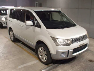 MITSUBISHI DELICA D5