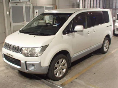 MITSUBISHI DELICA D5