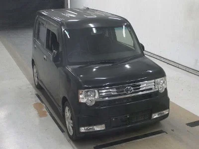 TOYOTA PIXIS SPACE