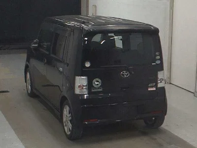 TOYOTA PIXIS SPACE
