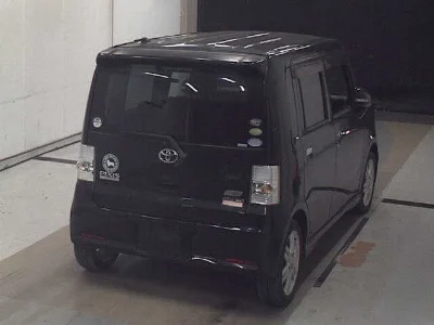 TOYOTA PIXIS SPACE