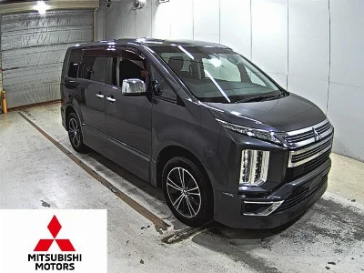 MITSUBISHI DELICA D5