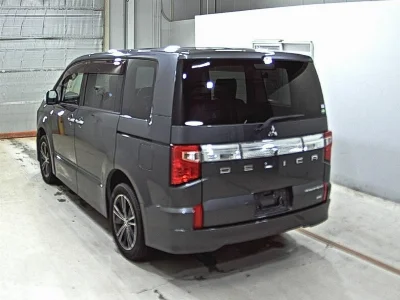MITSUBISHI DELICA D5
