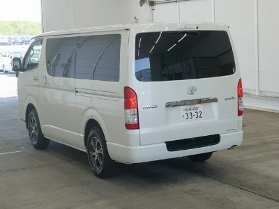 TOYOTA HIACE VAN