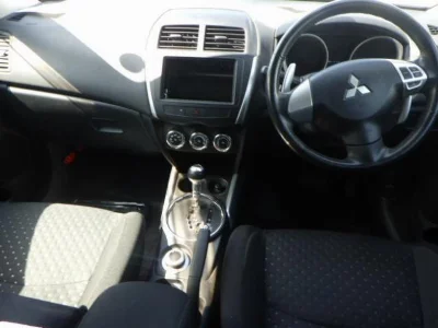 MITSUBISHI RVR