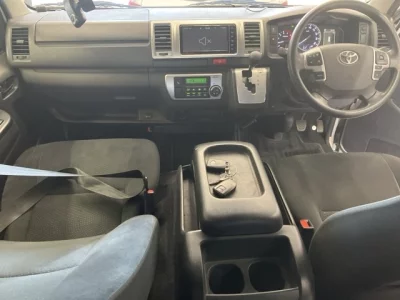 TOYOTA HIACE VAN