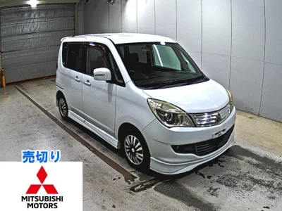 MITSUBISHI DELICA D2
