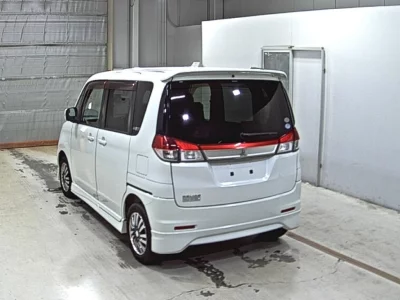 MITSUBISHI DELICA D2