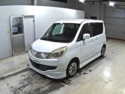 MITSUBISHI DELICA D2