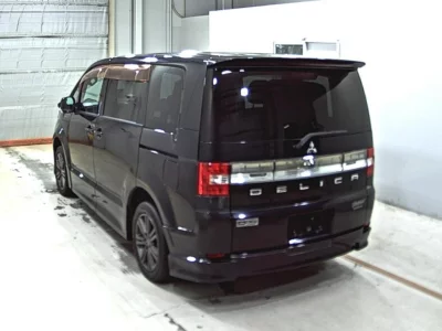 MITSUBISHI DELICA D5