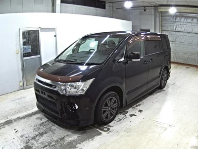 MITSUBISHI DELICA D5