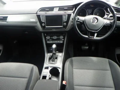 VOLKSWAGEN GOLF TOURAN