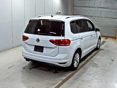 VOLKSWAGEN GOLF TOURAN