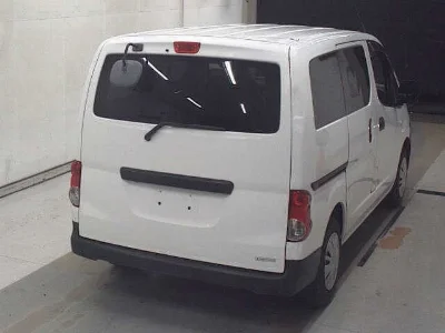 NISSAN NV200