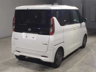 NISSAN ROOX